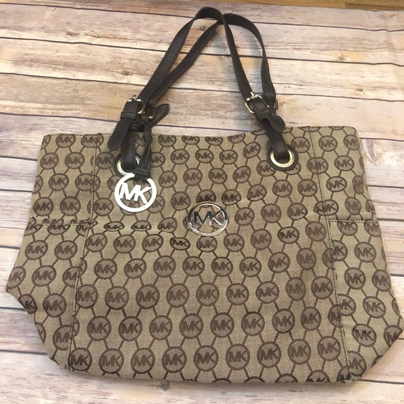 Michael Kors Handbags - Michael Kors Logo Purse